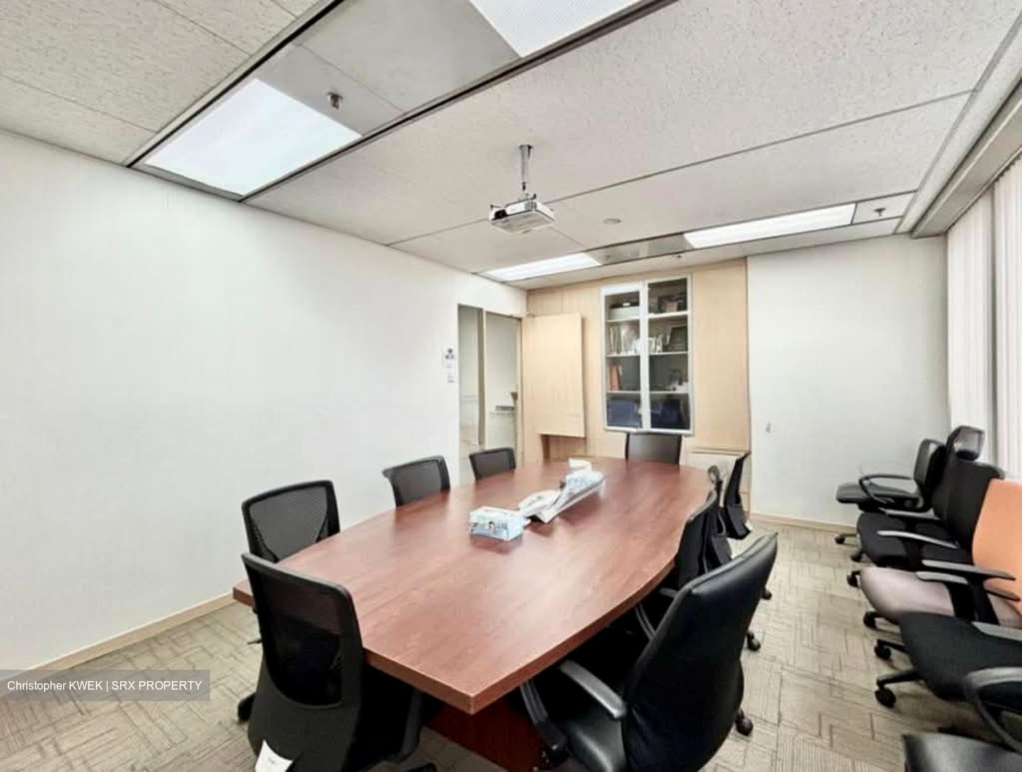 United Square (D11), Office #540842711